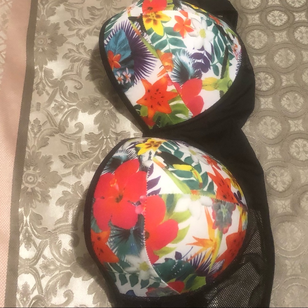 Strapless swimsuit top